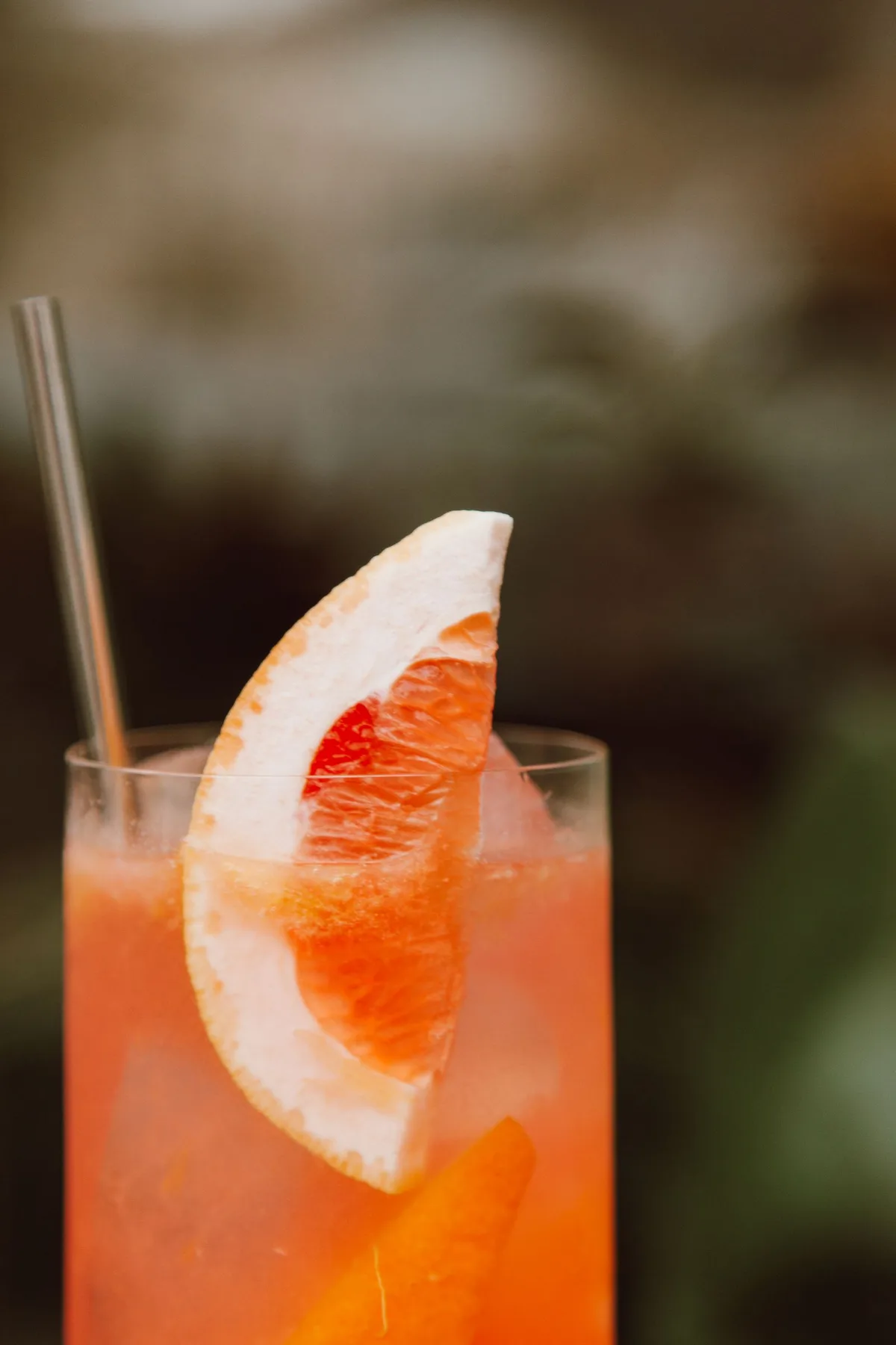 Grapefruit Spritz with a pink grapefruit wedge